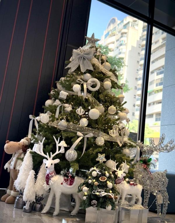 建商社區聖誕樹佈置